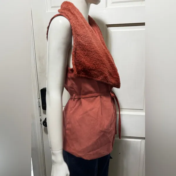 Rocking western wear Rust Orange Sherpa Vest with Belt Tie Size X-Large - Image 2
