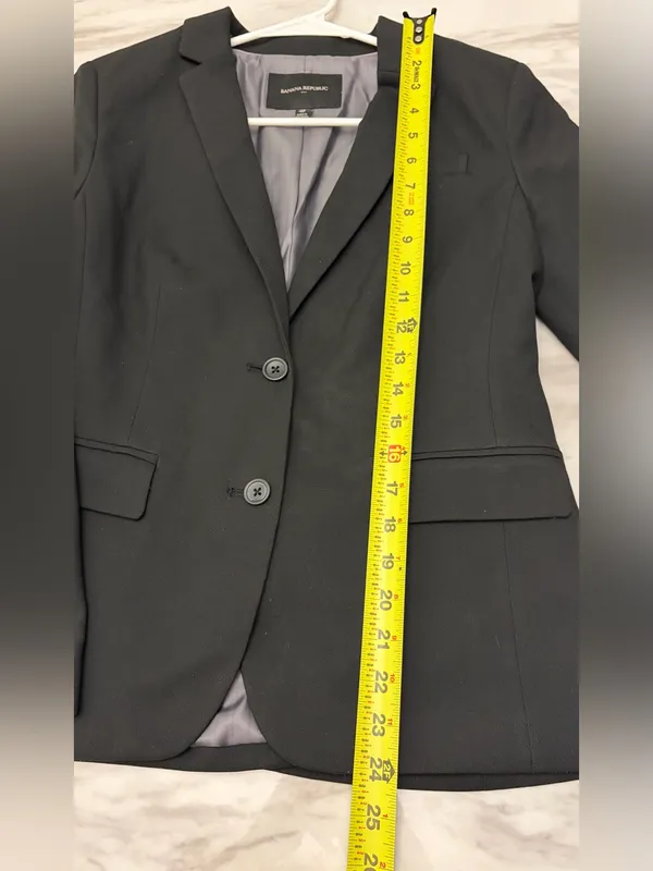 Banana Republic Black Women's Single-Breasted Blazer - Image 4