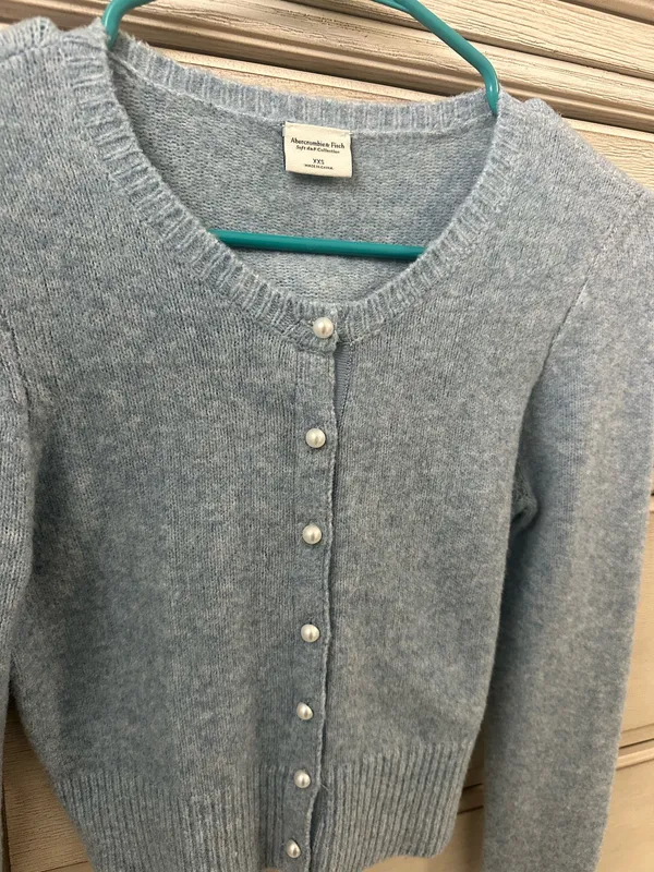 Abercrombie cardigan sweater pearl buttons - Image 3