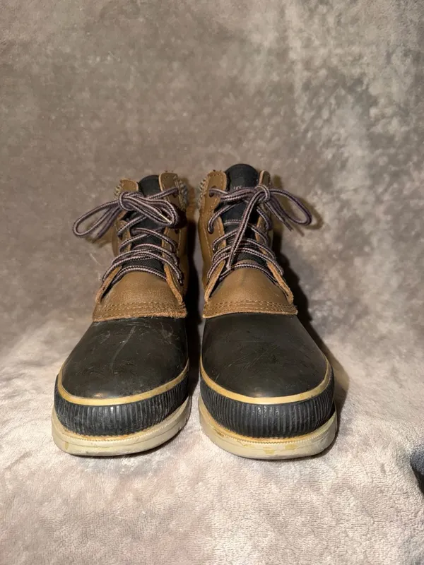 Cherokee Brown Leather and Rubber Duck Boots with Knit Collar - Image 2