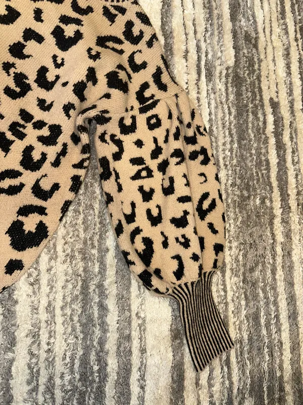 Boutique sweater  - Image 2