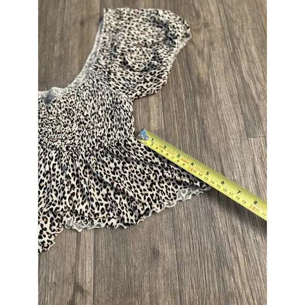 Urban‎ Outfitters Crop Top Women's M Angelo Animal Cheetah Print Smocked - Image 9