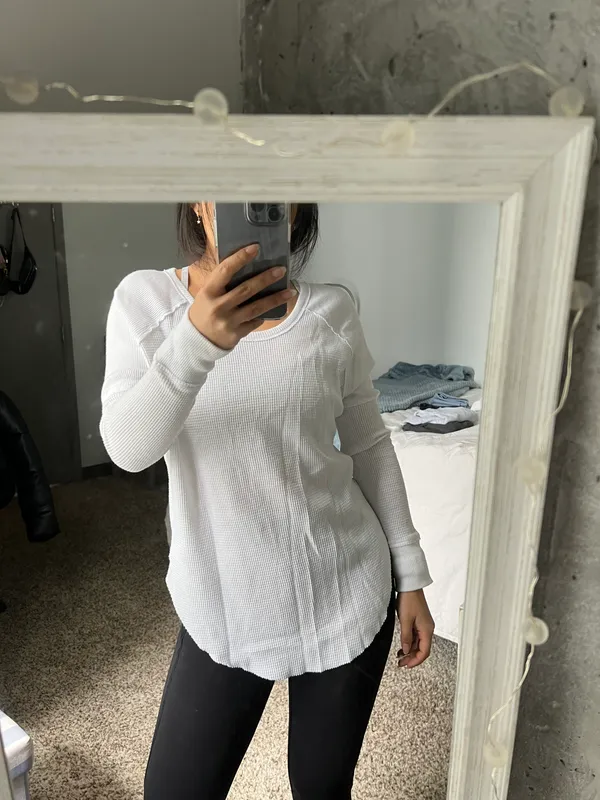 Aritzia TNA Alder Thermal White - Image 4