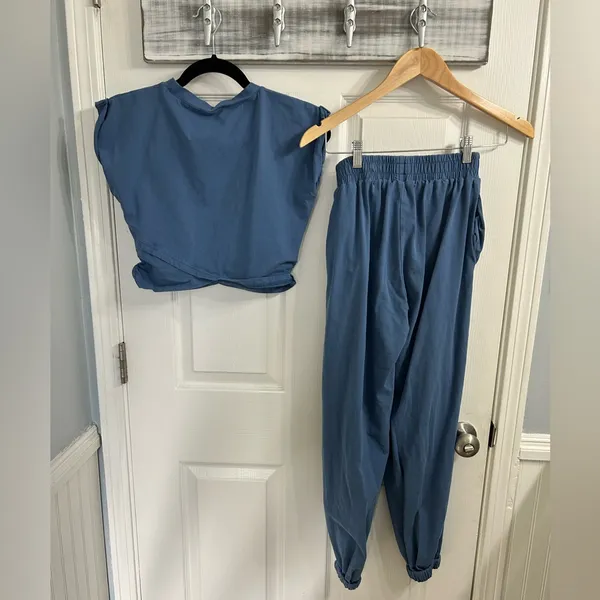 Two Piece Outfit Casual Lounge Set Cropped Top and jogger Sweatpant with Pockets - Image 5