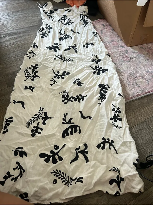 Paper Heart White & Black Floral Linen Maxi Dress - Image 11