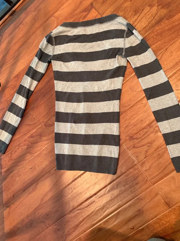 Aeropostale OG Vintage Grey Cotton Striped V-Neck Sweater Size XS Trending - Image 7