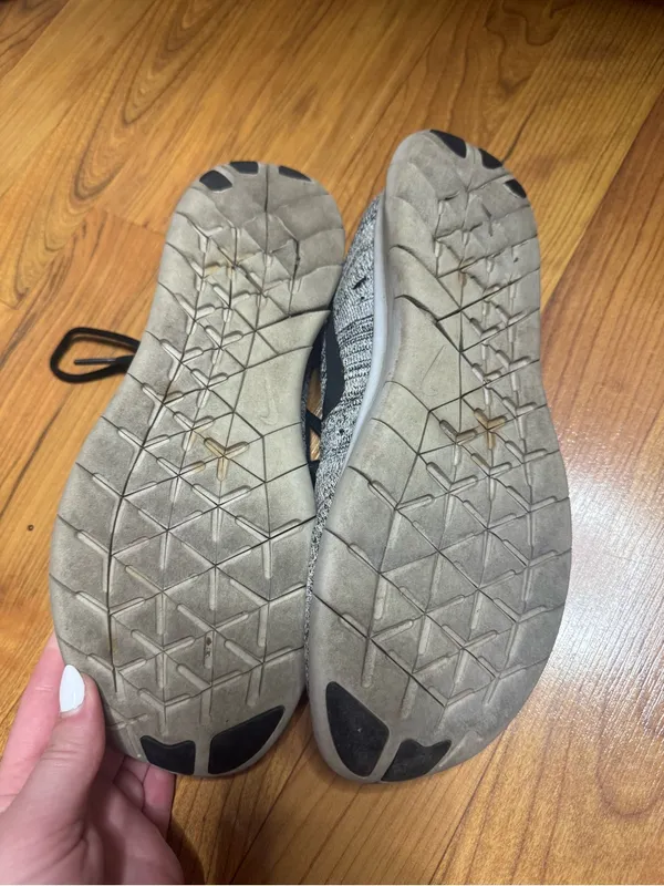 Nike sneakers - Image 2