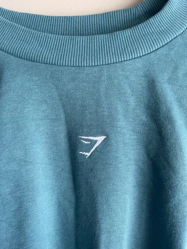 Gymshark Cropped Sweatshirt - Image 3