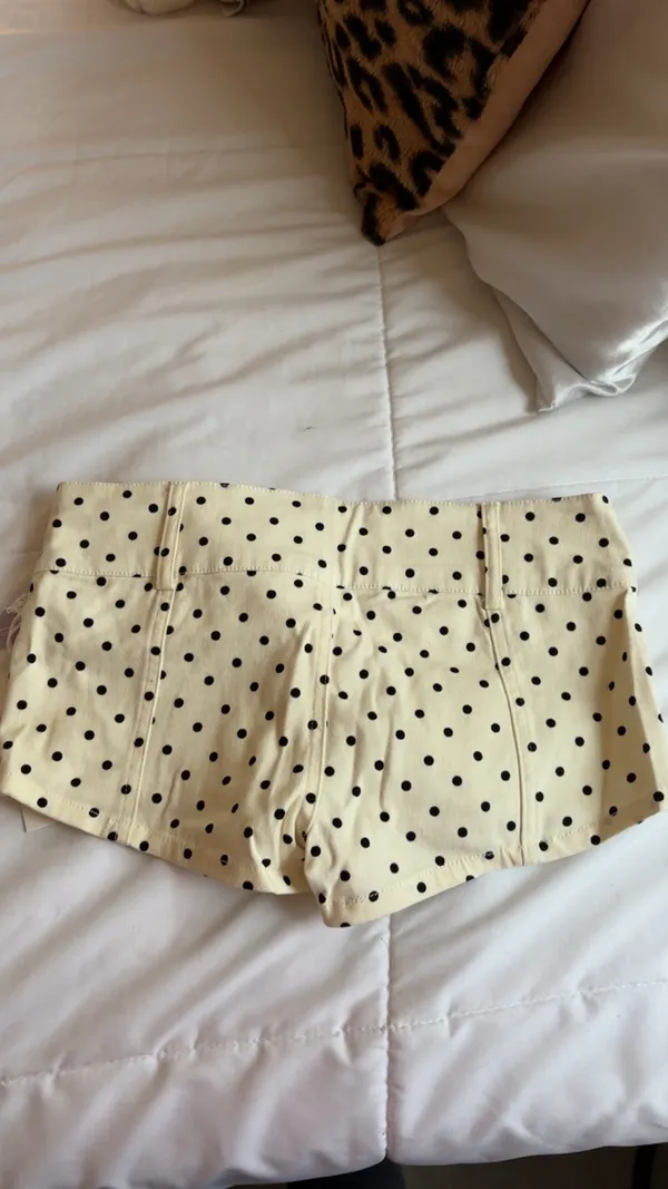 White Fox NWT y2k polka dot low rise mini shorts size xs - Image 4