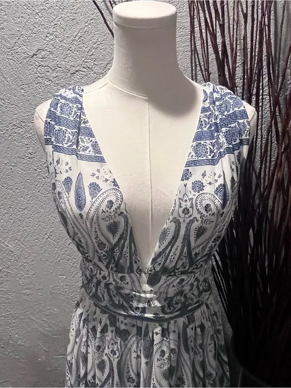 🌸AaKaa BLUE AND WHITE PAISLEY BOHO MAXI DRESS SIZE SMALL🌸 - Image 3