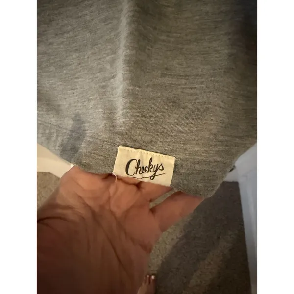 Cute Graphic Tee – Size L Gray Size L - Image 2
