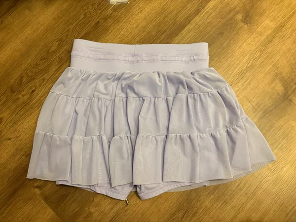 Amazon Tiered Athletic Skirt with Shorts Lilac XS - Image 3