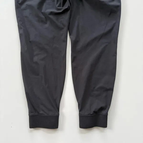 Vuori Joggers Size Medium - Image 7