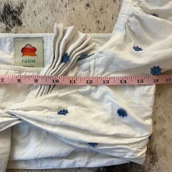 FARM RIO White Embroidered 3D Floral Top Size Small‎ Front Tie - Image 6