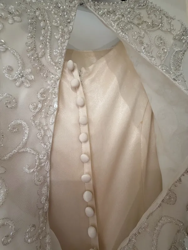 Allure Bridal Wedding Dress - Image 5