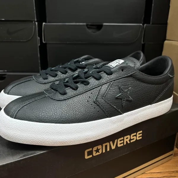 Converse Women's Black and Grey Trainers - Image 3