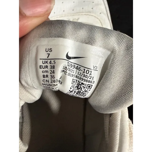 Nike‎ Air Force 1 PLT.AF.ORM Womens 7 White Metallic Silver DJ9946-101 Platform - Image 7