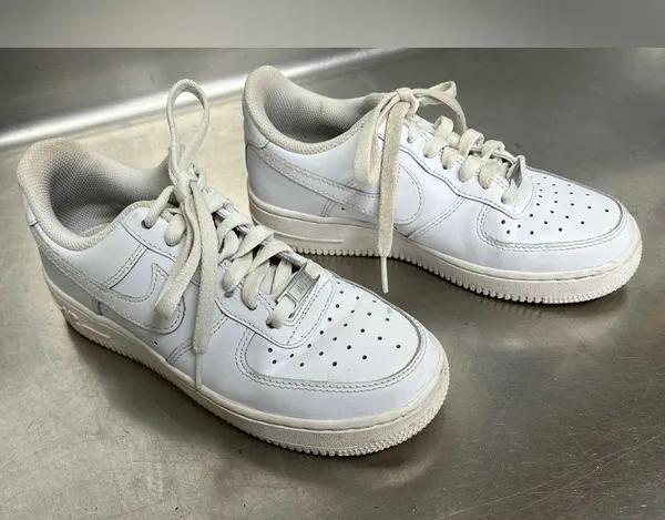 Nike Air Force 1 Low Shoes Womens White Sneakers - Size 5.5 - VGUC - Image 2