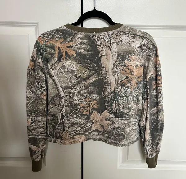 Gilded Intent Camp cropped long sleeve - Image 3