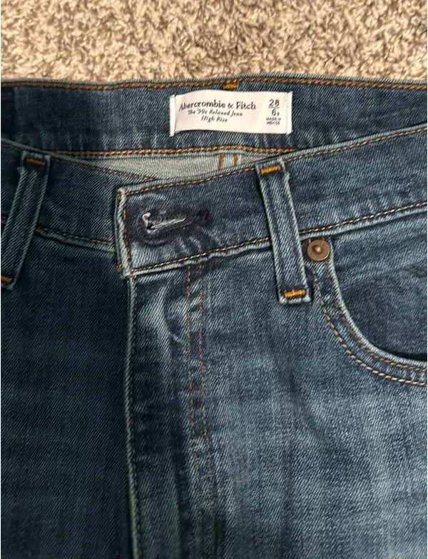 Abercrombie High-Rise Jeans 90s Relaxed - Image 3