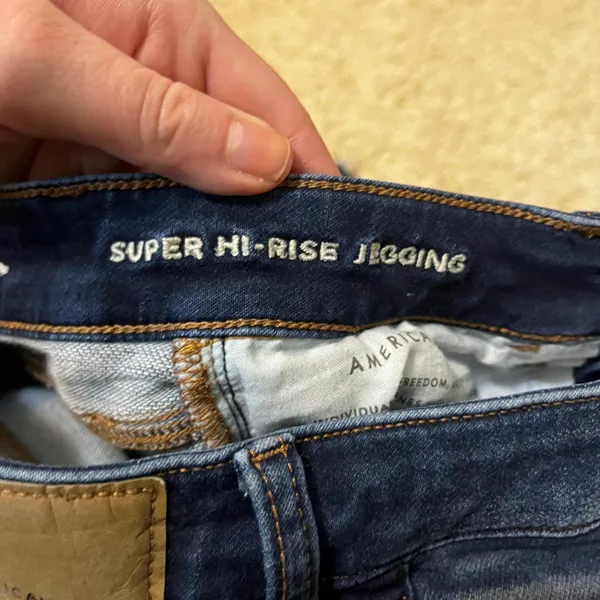 American Eagle Outfitters Super hi rise distressed jeggings size 6 regular - Image 5