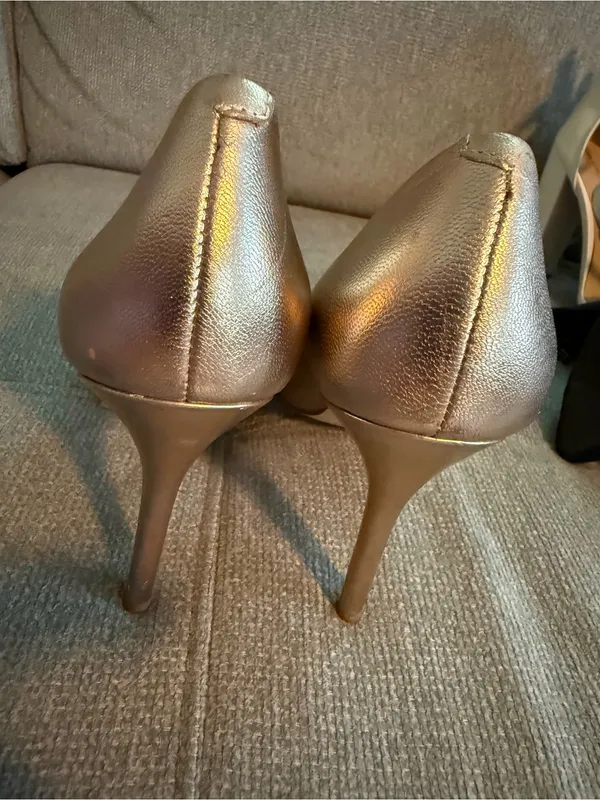 Charles David Metallic Rose Gold Pointed Toe Pumps - Image 2