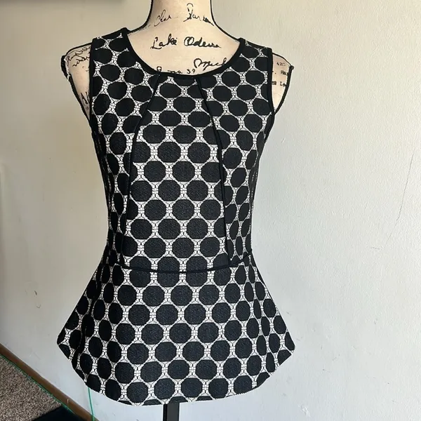 Anthropologie Yellow Bird Sleeveless Polka Dot Peplum Top Size XS - Image 4