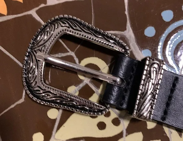 WESTERN FASHION Belt with Western Buckle. Sz: 7/28” - Image 4