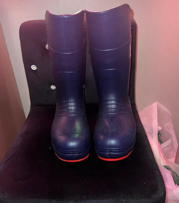 Rain/ Fishing boots Purple Size 8 - Image 3