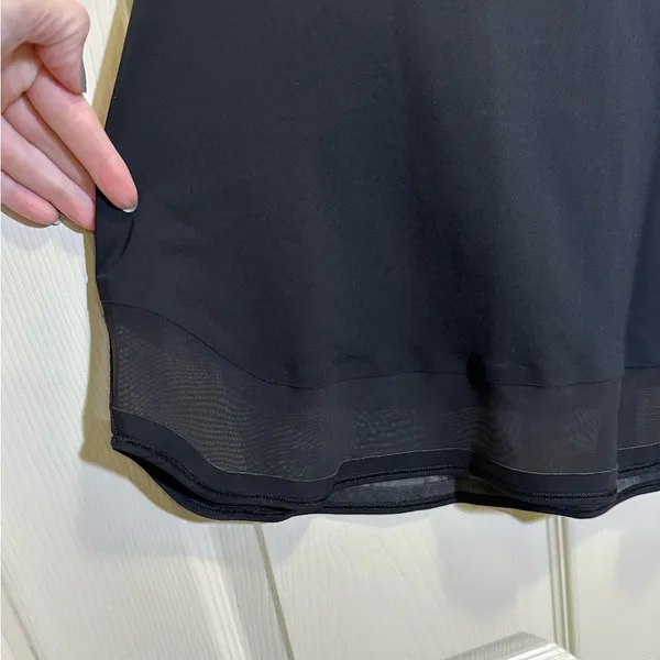 Lululemon Women’s Racerback Tank Top Black Mesh Hem Shirt - Image 4