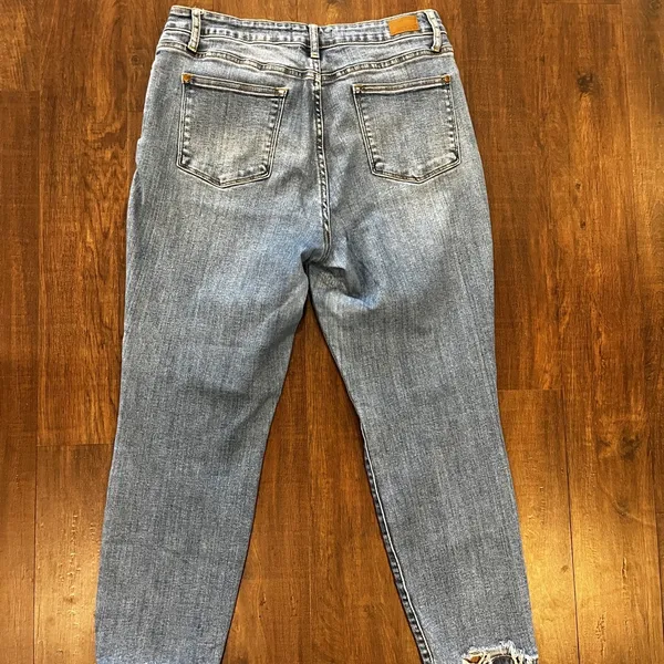 Judy Blue Slim Fit Jeans Women’s 15/32 Light Wash Denim High Rise Distressed - Image 4