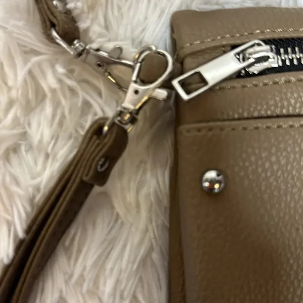 Wristlet/ Crossbody Bag NWOT 5”x8” - Image 4