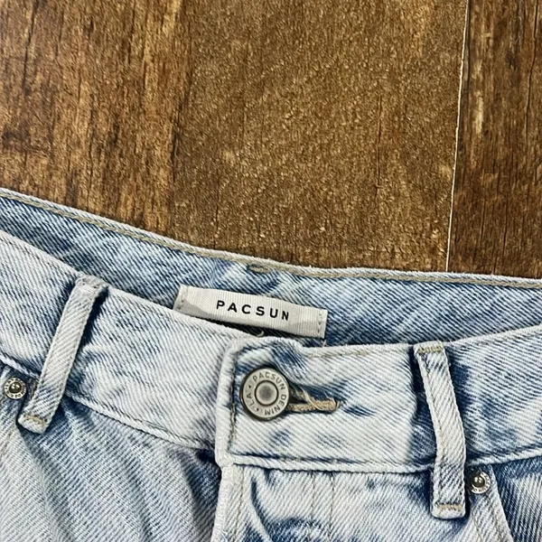 PacSun high-rise straight distressed light wash button butterfly denim jeans - Image 6