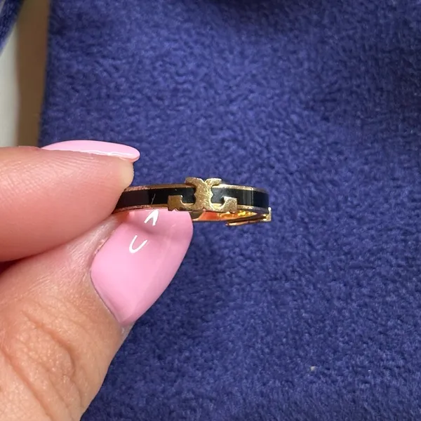 Tory Burch Serif T Black Enamel Stackable Ring size 6 - Image 6