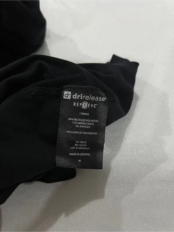 Paradox Women's Black Merino Blend Top Size Medium Long Sleeve With Thumbholes - Image 10