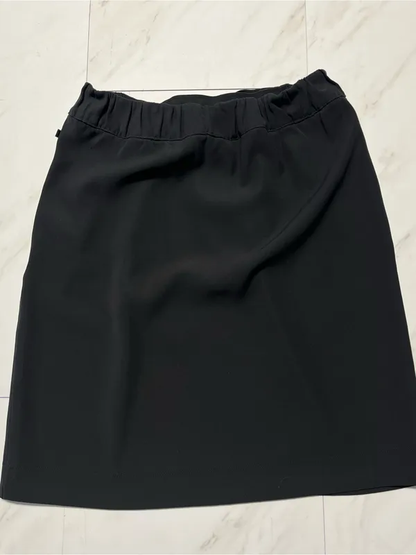 Lululemon Noir Black Pull on Skirt with attached belt tie size 6 - Image 4