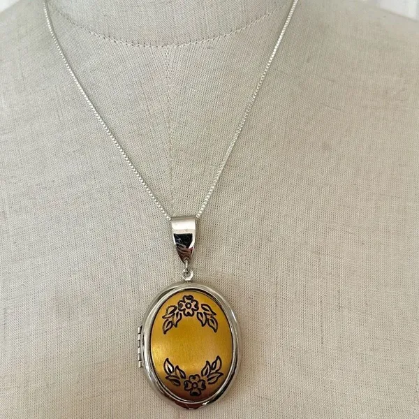 Silver and gold tone large floral pendant necklace - Image 3