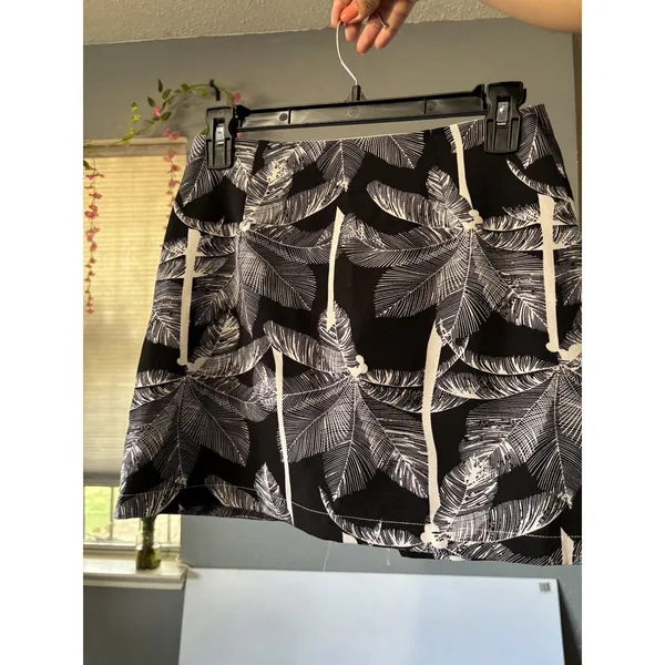 Indikah Black White Tropical Palm Leaf Zip Front Mini Skirt Size S Ring Pull - Image 2