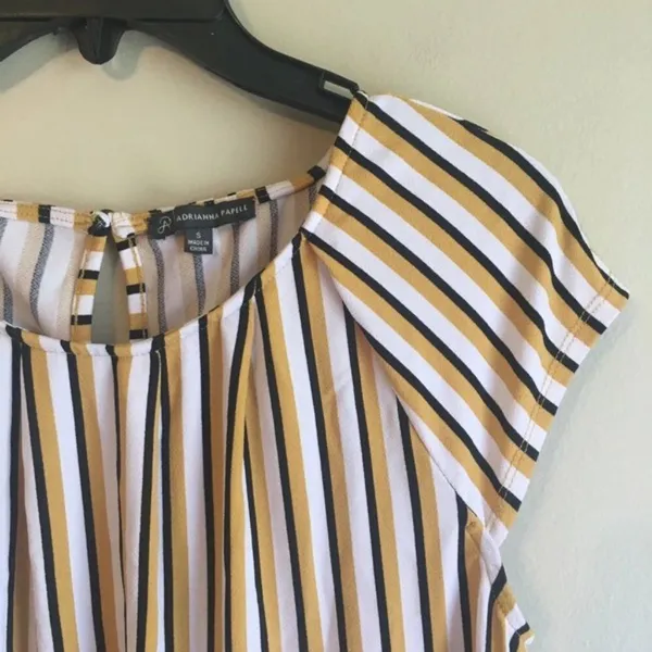Adrianna Papell small yellow top - Image 3
