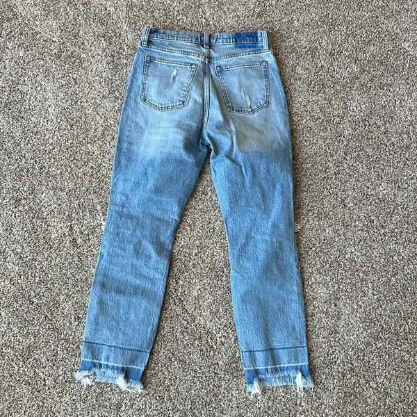 Abercrombie High Rise Mom Jean - Image 6