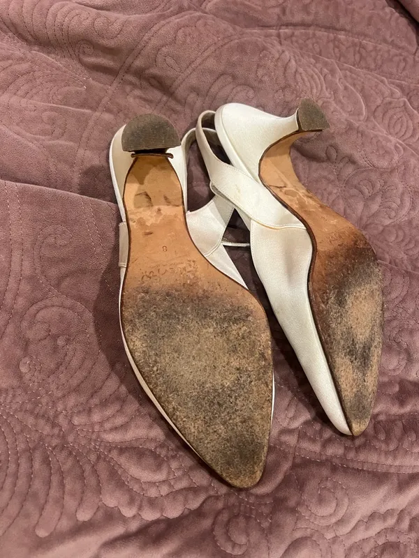 Pointed Slingback Heels in Light Cream with Adjustable Strap Size 8 - Image 2