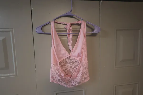 Shein lacey halter cropped tank sleeveless top in light baby pink size xs extra small. - Image 5