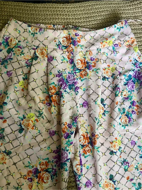 TCEC White Floral Lattice Kids Trousers - Image 3