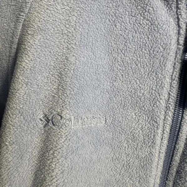 H76 Columbia grey fleece jacket Size M - Image 3