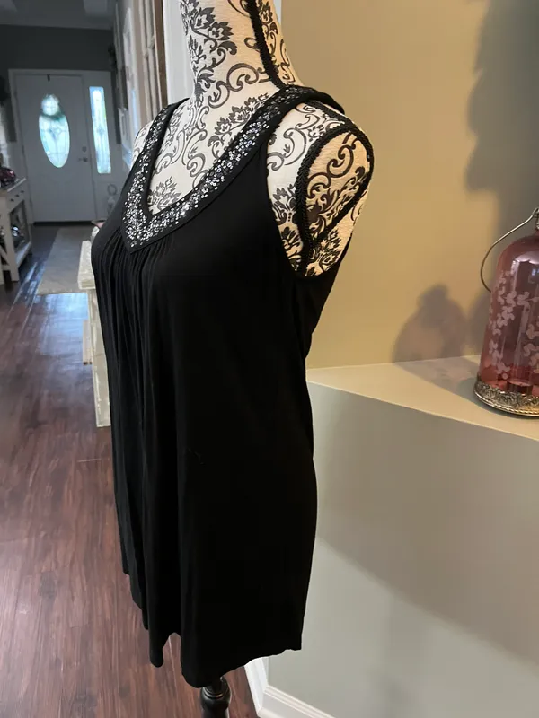 Black Size Small Sleeveless Top With Sequins - Image 5