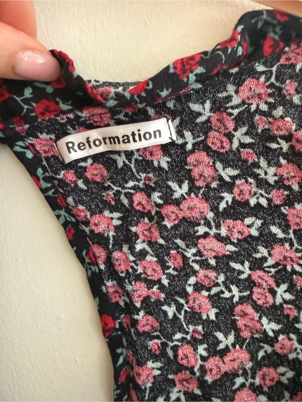 Reformation Black Red Floral Ruffle 3/4 Length Sleeve Crop Top - Image 3
