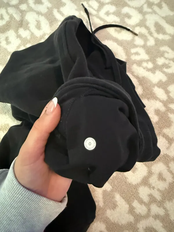 Lululemon Scuba Sweatpants - Image 4