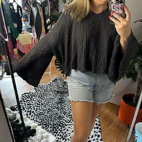 Free People Cropped Bell Sleeve Textured Knit Hooded Sweater Gray Size Medium - Image 2