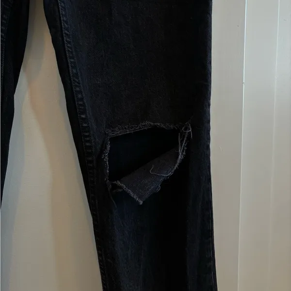 Abercrombie & Fitch The 90's Straight Ultra High Rise Distressed Black Jeans 6L - Image 5