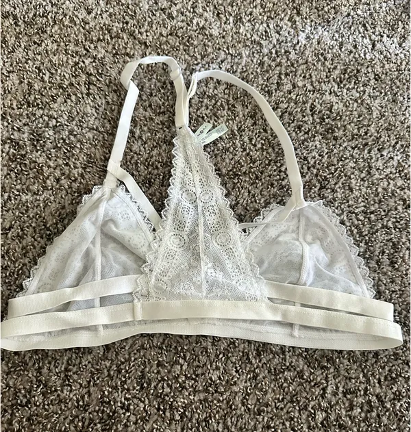 white lacy bralette - Image 3